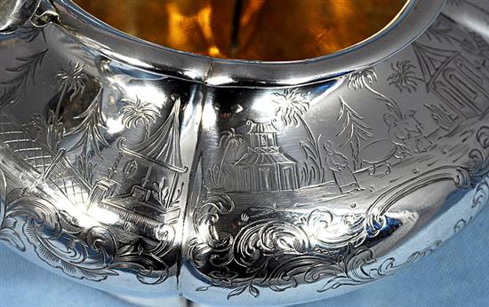 An early Victorian silver two handled sugar bowl, Width (to handles) 8”/204mm Weight 15oz/424grms